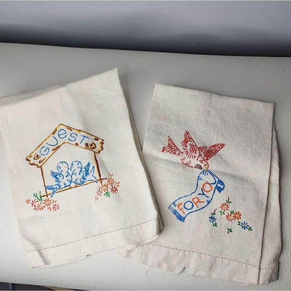 Vintage Set of Two Printed Tea Towels Kitchen Guest Bath Birdhouse NWOT